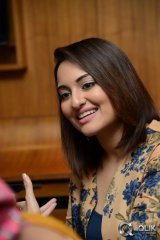 Sonakshi Sinha Interview About Lingaa Movie